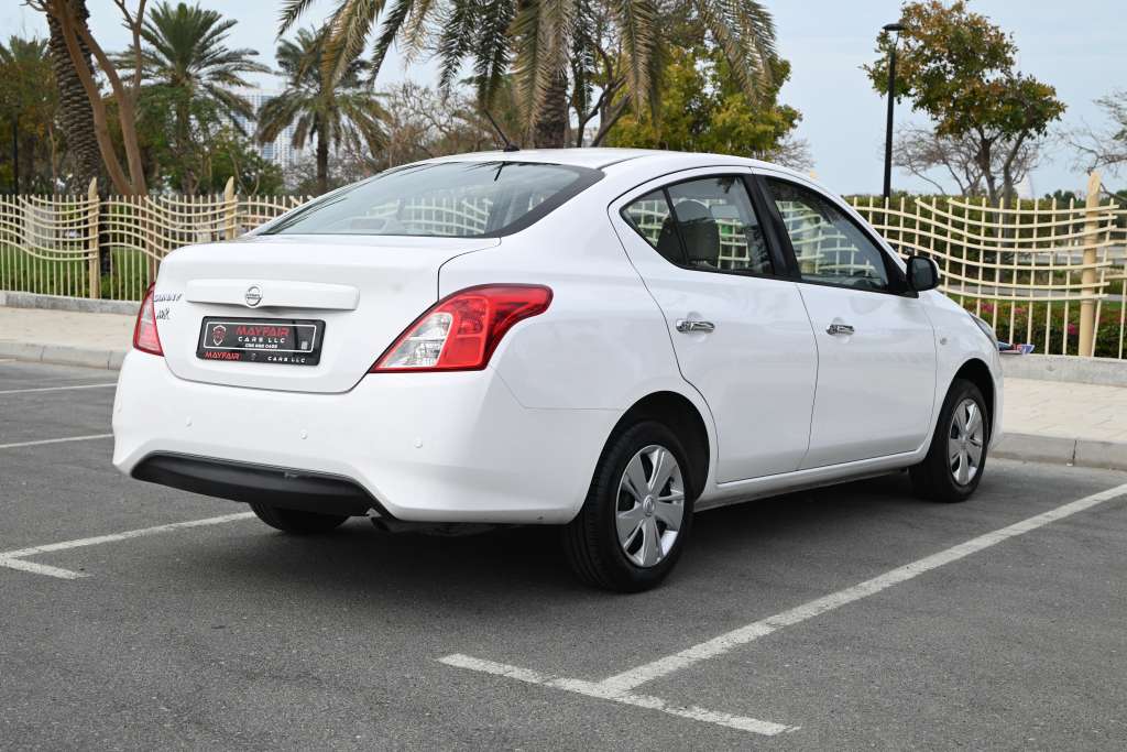 Nissan Sunny SV (2021)