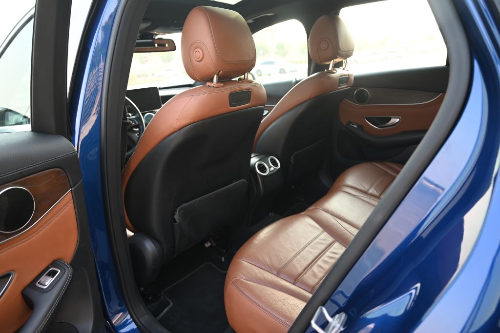 Mercedes-Benz GLC 300 Std (2018)