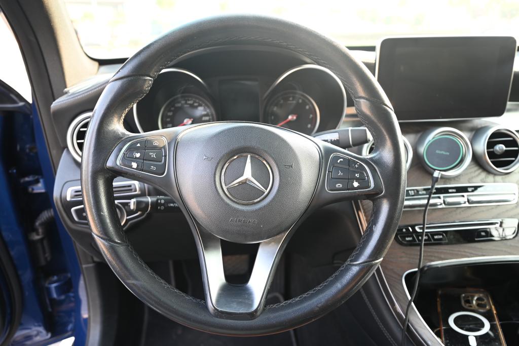 Mercedes-Benz GLC 300 Std (2018)