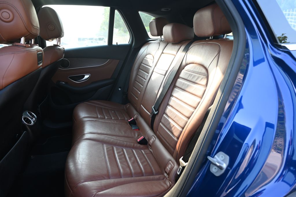 Mercedes-Benz GLC 300 Std (2018)